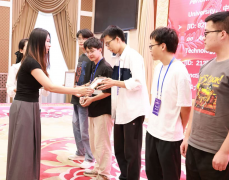 实现这一方针依赖四项焦点手艺：算法、数据和 